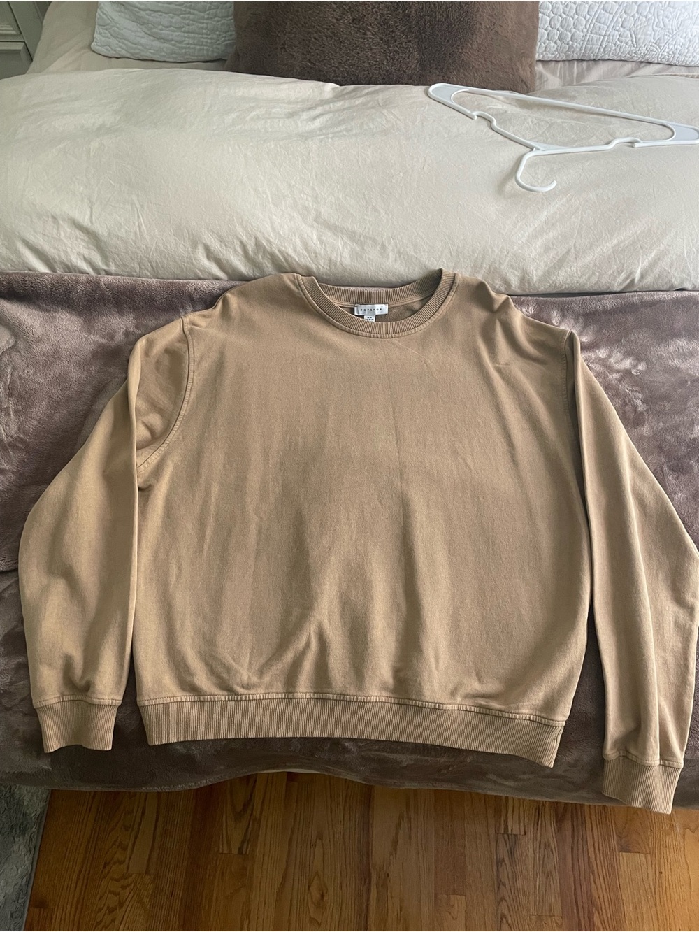 Womens camel crewneck